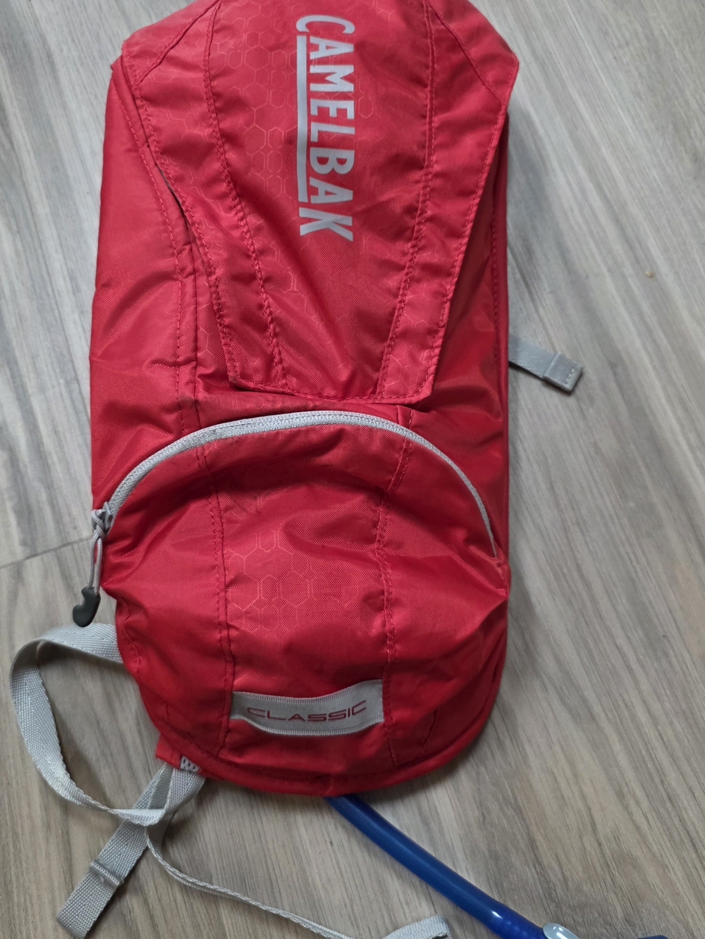 CamelBak Red Classic Hydration Backpack ( Unisex )